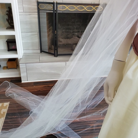 Brand new corset and tulle wedding dress - Picture 8 of 8